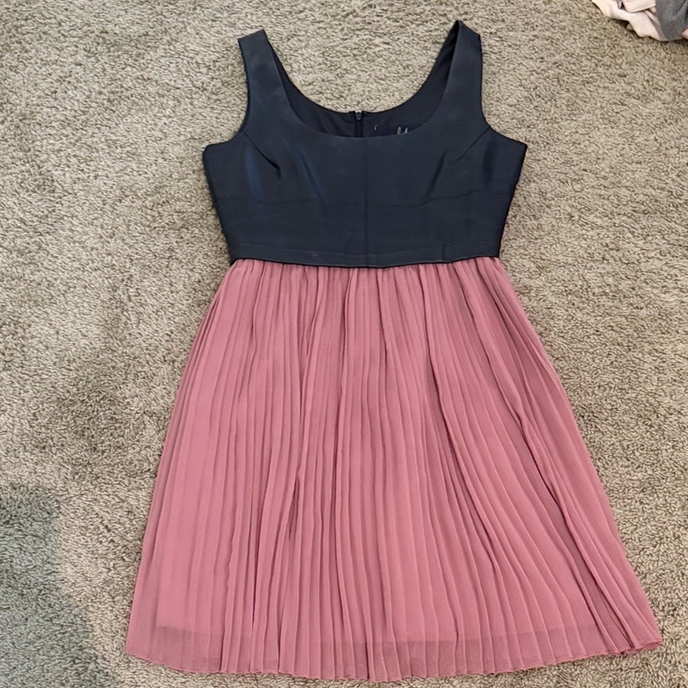 Elegant Black and Pink Pleated Dress